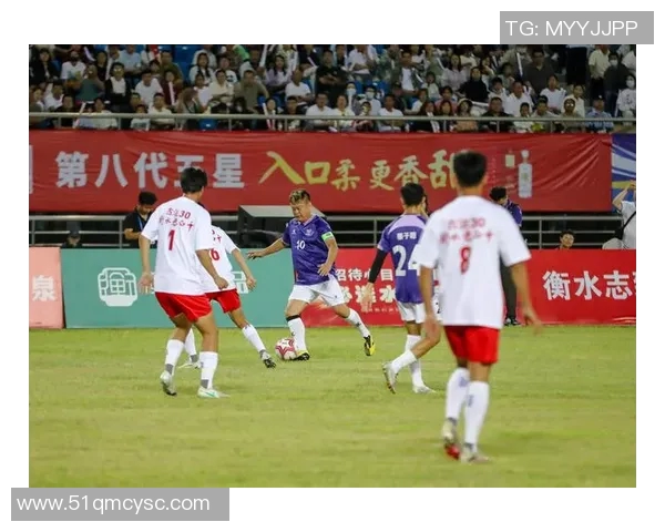 低调却闪耀的足球巨星背后的故事与成就解析 低调却闪耀的足球巨星背后的故事与成就解析