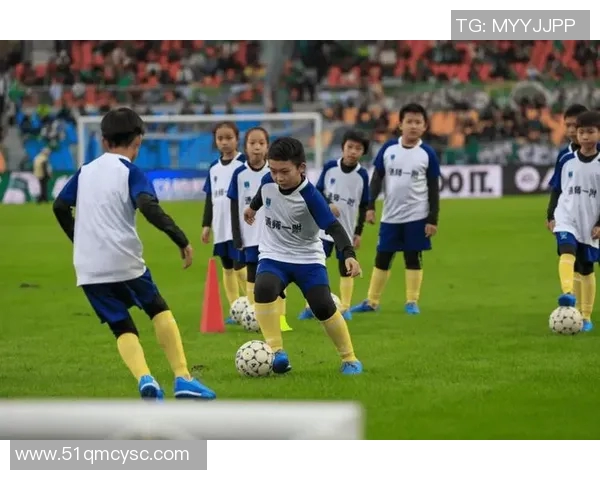 小孩能否成为足球明星的关键因素与培养路径探讨 小孩能否成为足球明星的关键因素与培养路径探讨